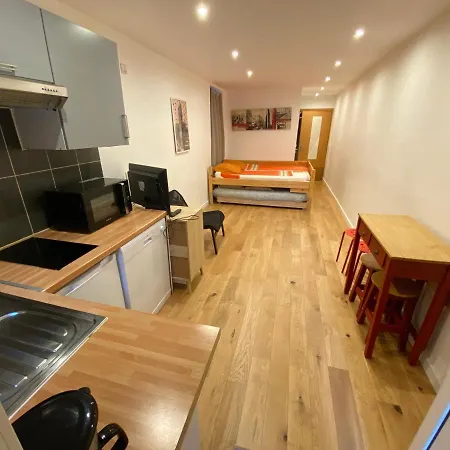 Paris Eiffel Tower Et Disney Apartments, Parkings Gratuits Et Securises, 10 Minutes Metro To Paris Nogent-sur-Seine Exterior foto