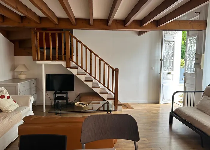 Paris Eiffel Tower Et Disney Apartments, Parkings Gratuits Et Securises, 10 Minutes Metro To Paris