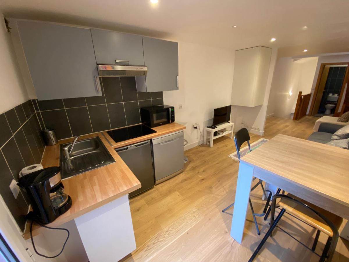 Paris Eiffel Tower Et Apartments, Parkings Gratuits Et Securises, 10 Minutes Metro To Paris Nogent-sur-Marne