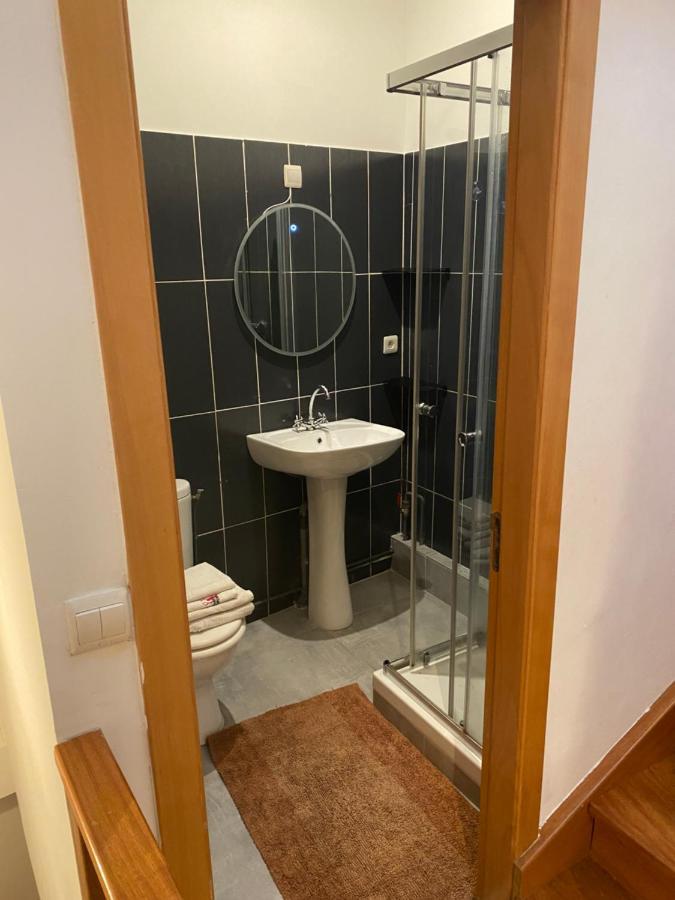 Apartment Paris Eiffel Tower Et Apartments, Parkings Gratuits Et Securises, 10 Minutes Metro To Paris