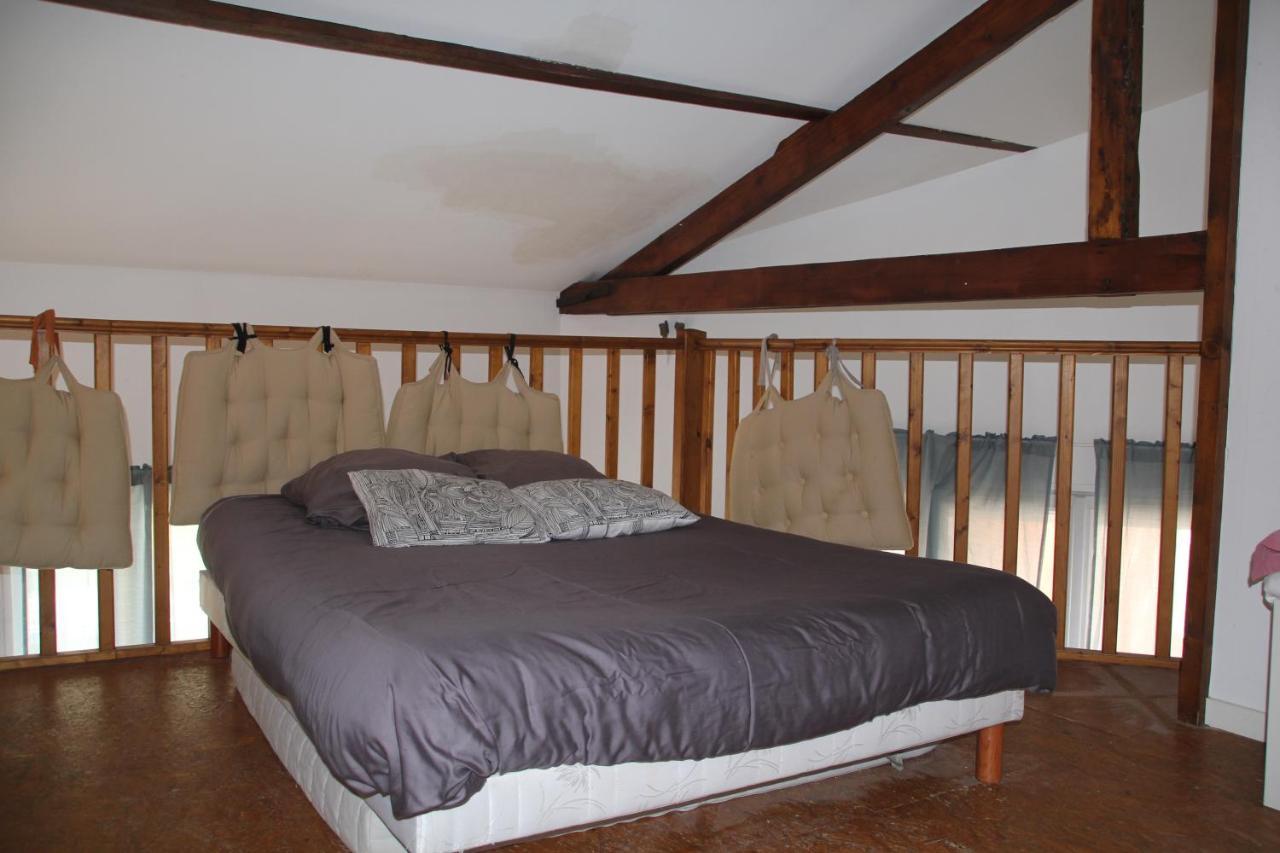 Paris Eiffel Tower Et Apartments, Parkings Gratuits Et Securises, 10 Minutes Metro To Paris