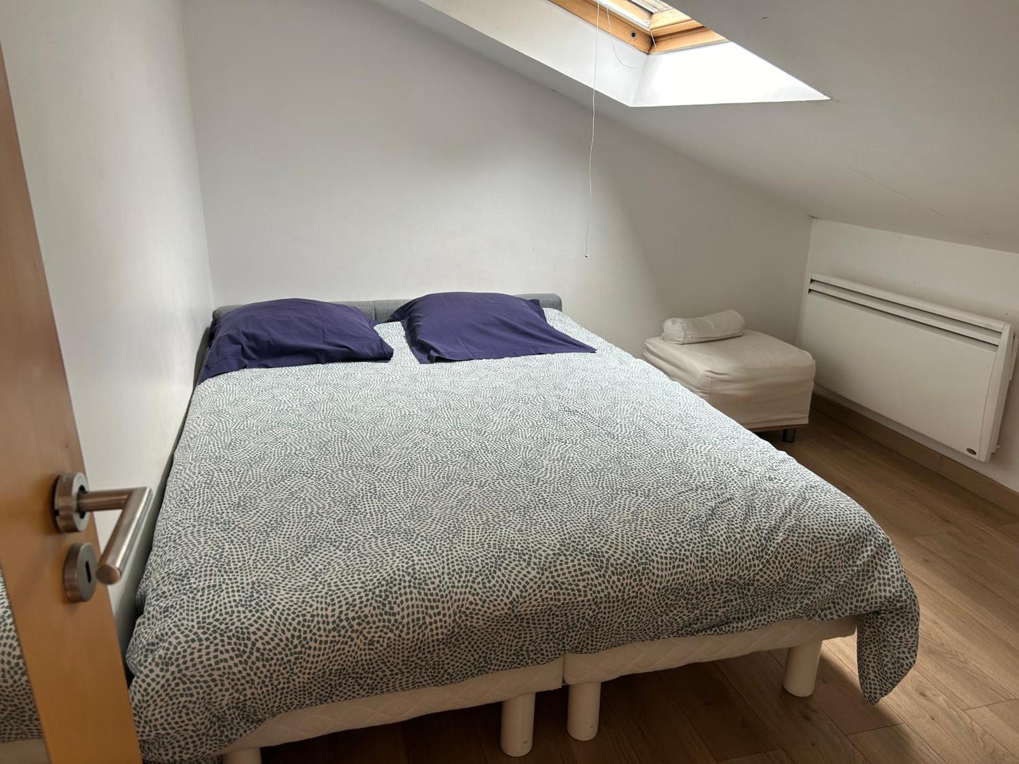 Paris Eiffel Tower Et Apartments, Parkings Gratuits Et Securises, 10 Minutes Metro To Paris *